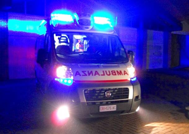 Rissa nella notte a Cuasso al Monte: arrivano ambulanza, elisoccorso e Carabinieri