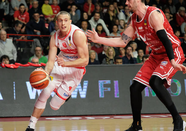 Openjobmetis Varese - VL Pesaro 88-68