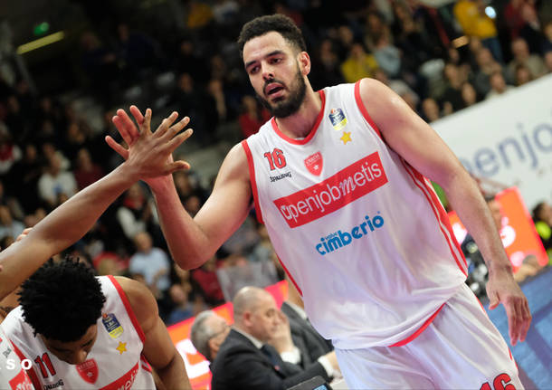 Openjobmetis Varese - VL Pesaro 88-68