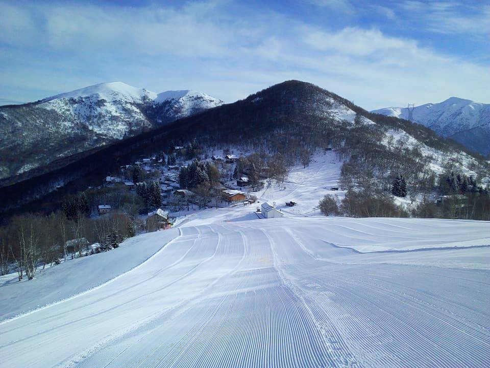 Forcora, si scia con la neve di marzo