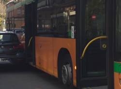 L\'incidente con l\'autobus in via Caracciolo