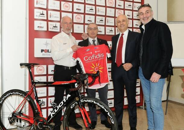 Ciclismo: Presentazione Cofidis con ds Roberto Damiani