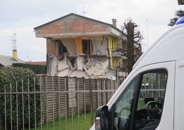 Esplosione palazzina Rescaldina Milano