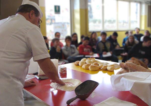 pane scuola panettieri