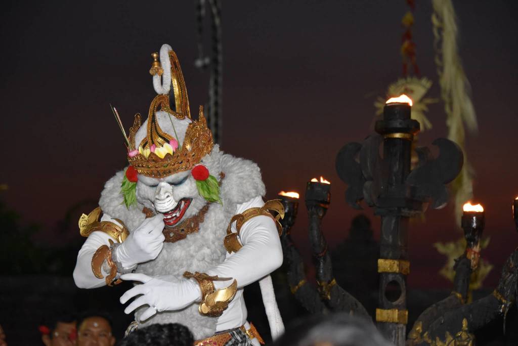 In viaggio col mercante: Indonesia ultima parte, la spiritualità di Bali