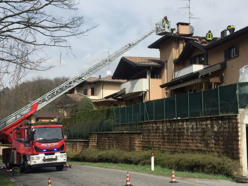 Incendio a Rodero (Co)