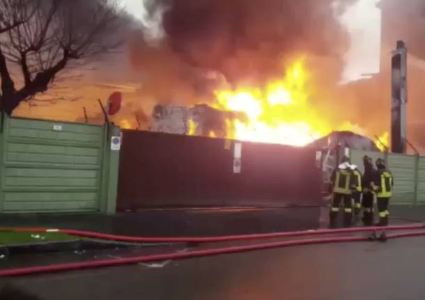 incendio cologno monzese