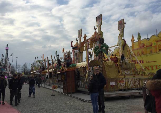 Autoscontri e frittelle, è arrivato il Luna Park