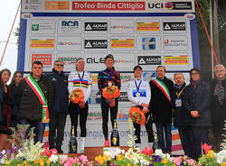 podio trofeo binda ciclismo 2018