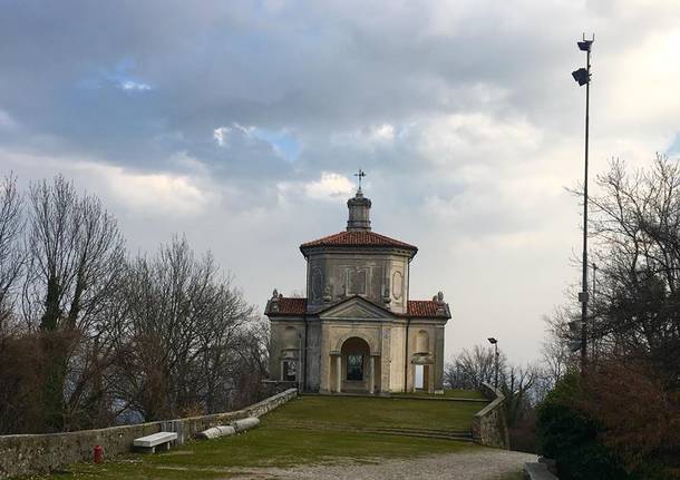 Rifiuti alla XIII cappella del Sacro MOnte