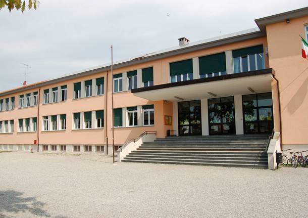 scuola primaria angera