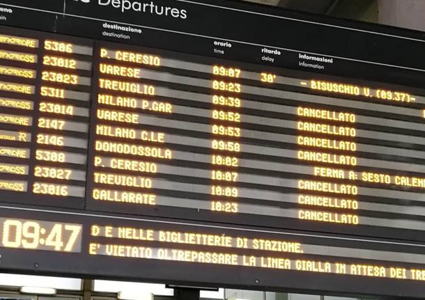 tabellone treni sciopero trenord