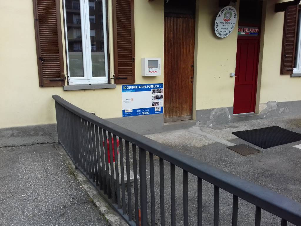 Defibrillatore \"scomodo\" a Luino