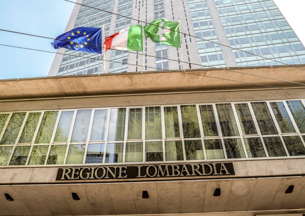 consiglio regionale lombardia pirellone