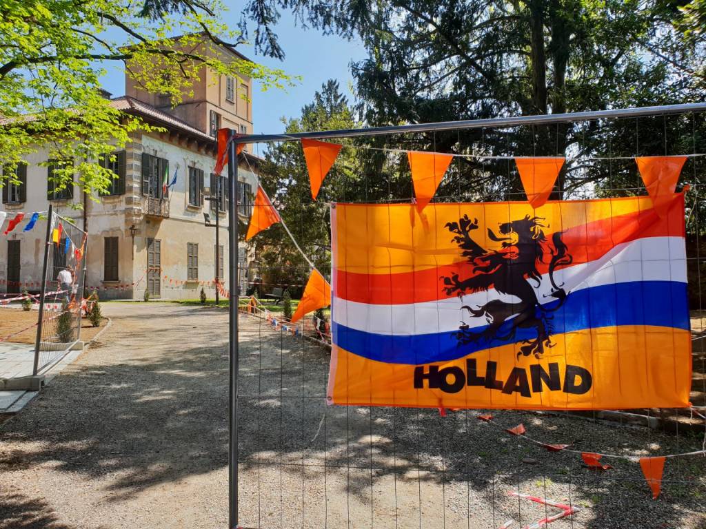 Gli olandesi fanno festa ad Azzate