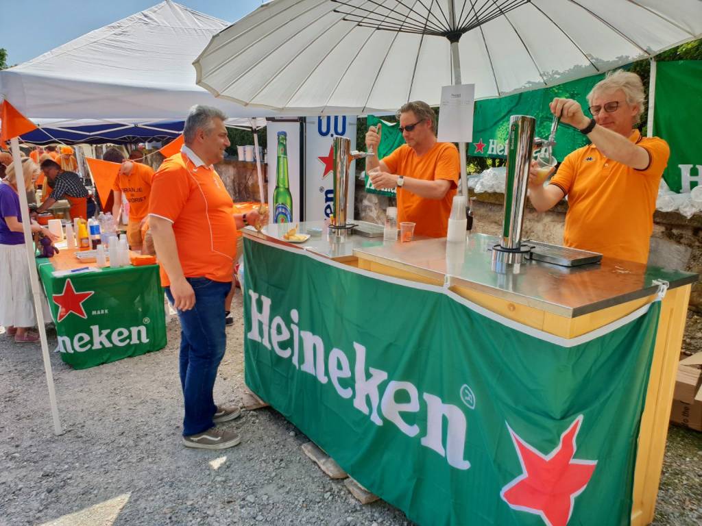 Gli olandesi fanno festa ad Azzate