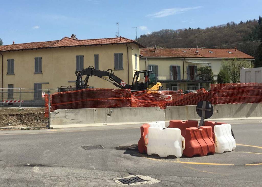 Induno Olona - Rotonda via Porro: inizio dei lavori, aprile 2018