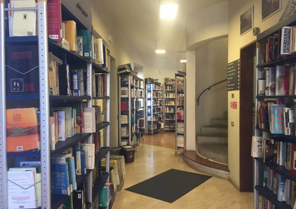 La biblioteca di Laveno Mombello 