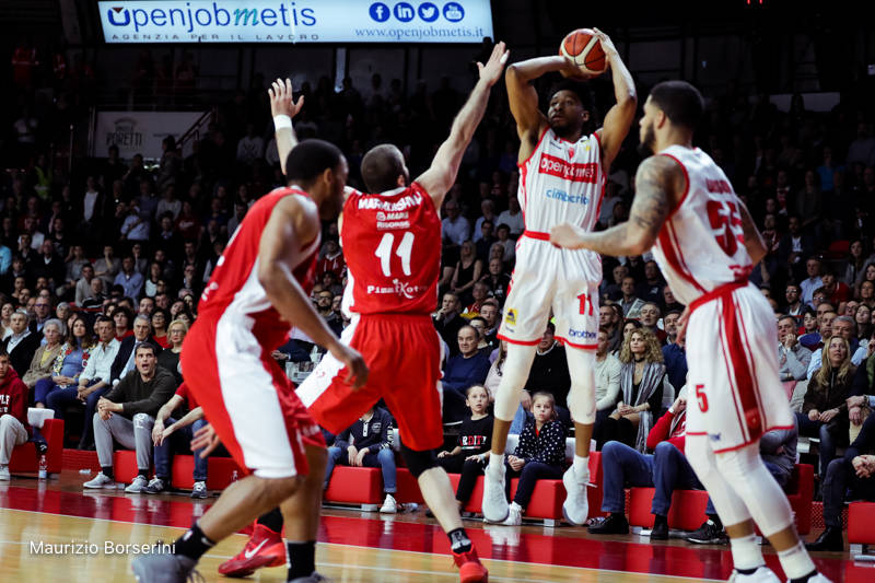 Pallacanestro Varese - Grissin Bon Reggio Emilia (foto Borserini)