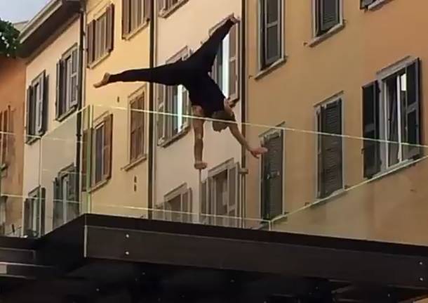 Arte dei corpi tra le esibizioni di chiusura della Glass Emotion bridge