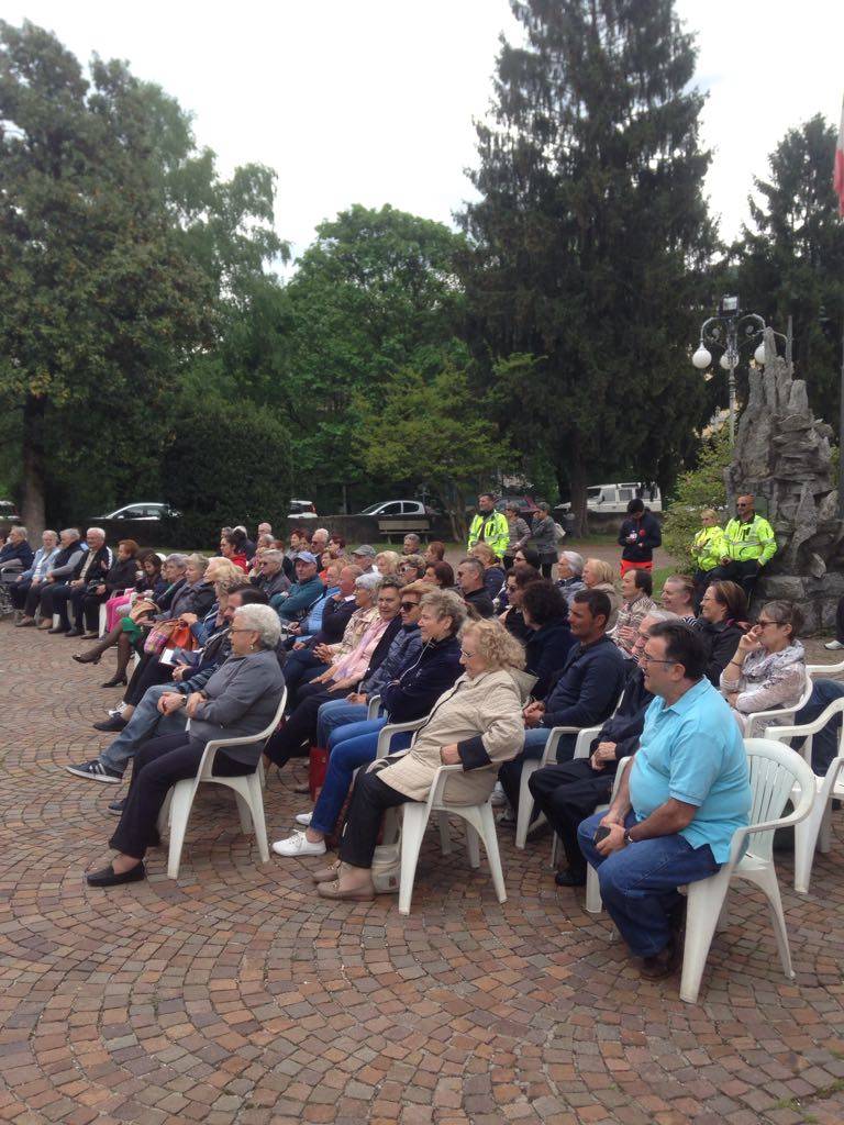 La festa per i 20 anni del centro anziani