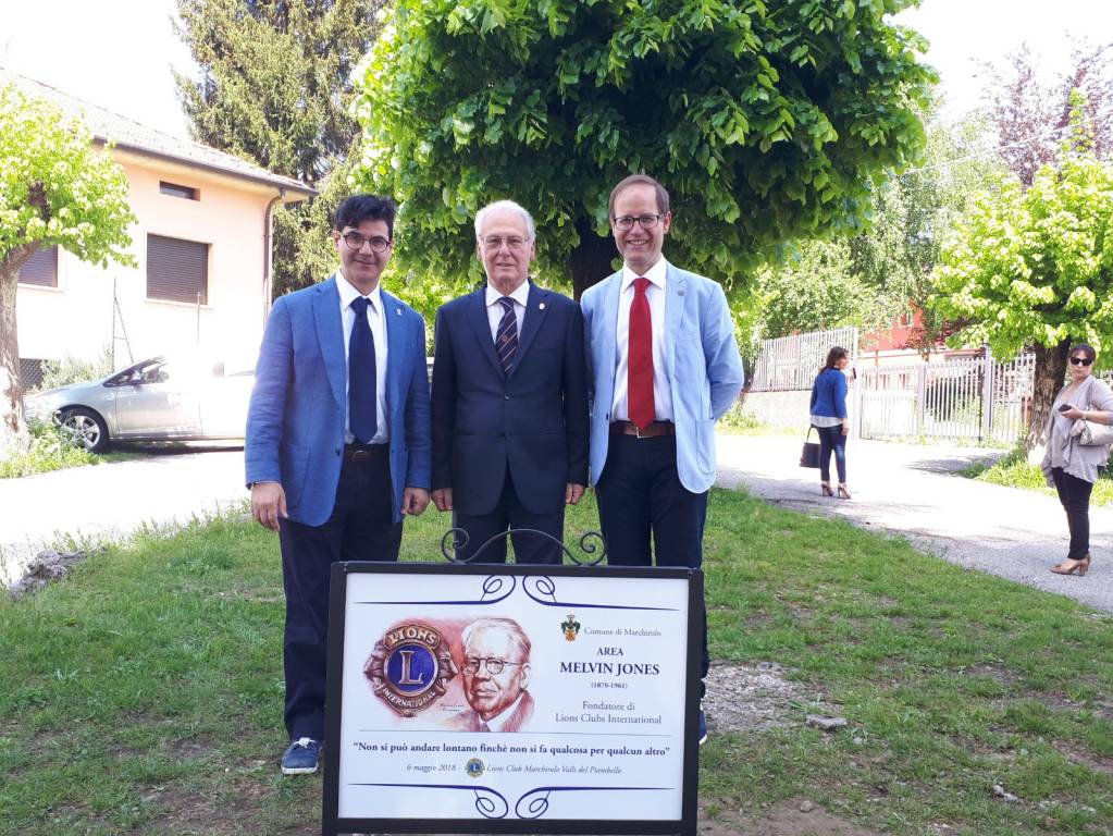 Nuovo parco e defibrillatore