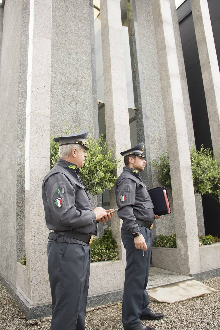 Guardia di finanza perquisizioni nella tomba di Stefania Federici
