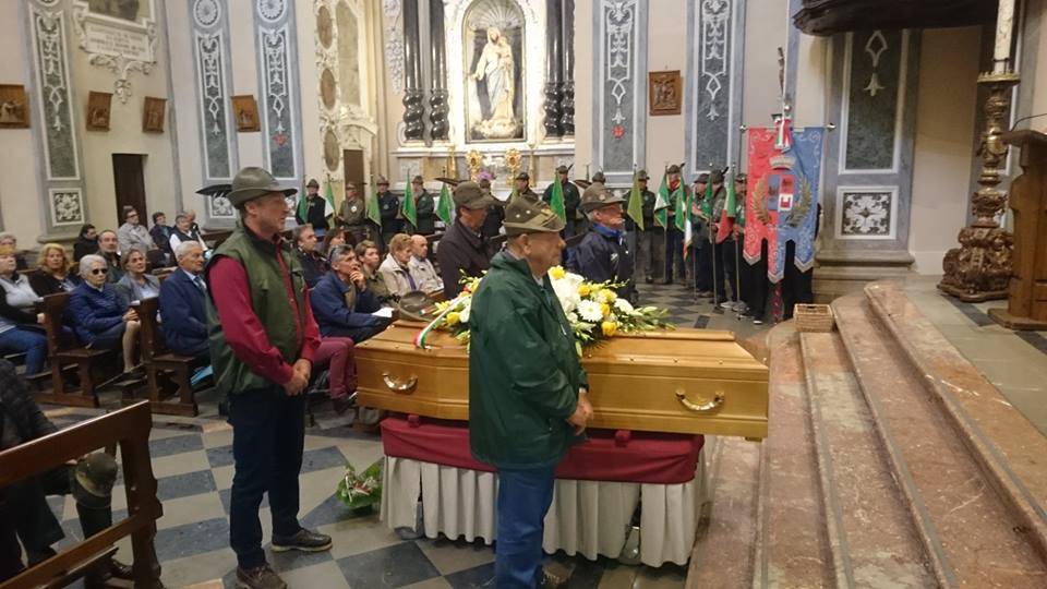 I funerali di Tugnin, l'alpino più anziano di Varese