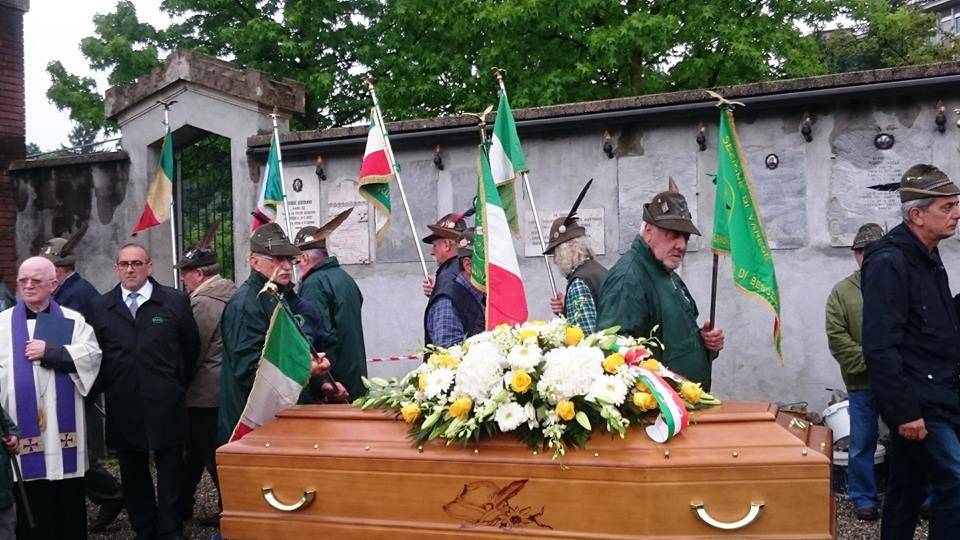 I funerali di Tugnin, l'alpino più anziano di Varese