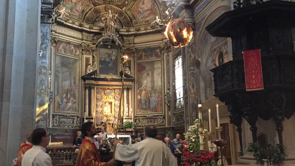 Il rito del faro a San Vittore