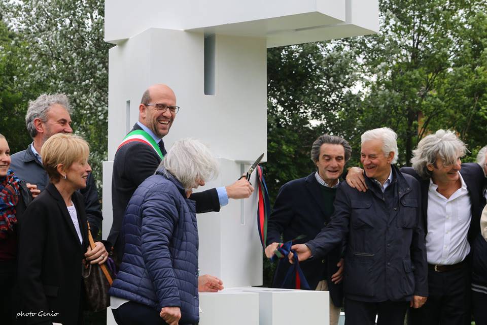 Induno Olona - Inaugurazione della scultura "Dadini" di Otto Monestier - Foto di Eugenio Pigato 