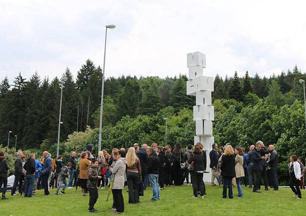 Induno Olona - Inaugurazione della scultura "Dadini" di Otto Monestier - Foto di Eugenio Pigato 