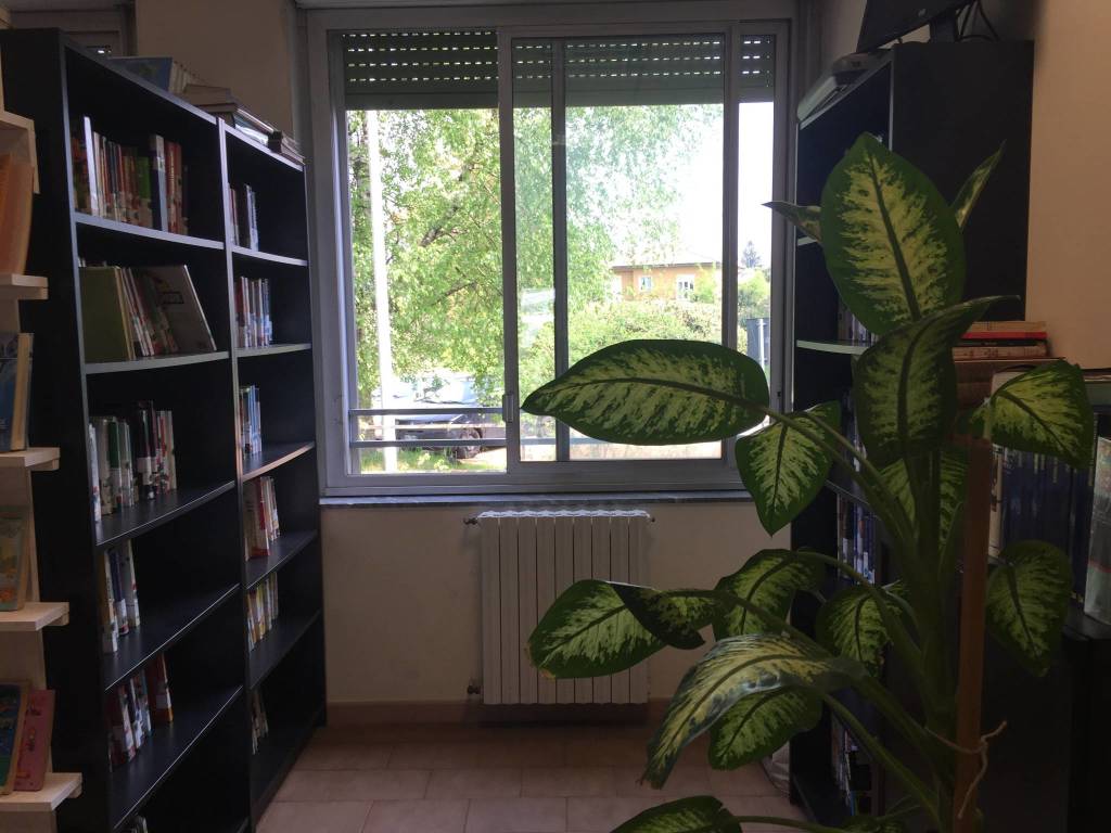 La Biblioteca "Bruna Brambilla" alla scuola Anna Frank