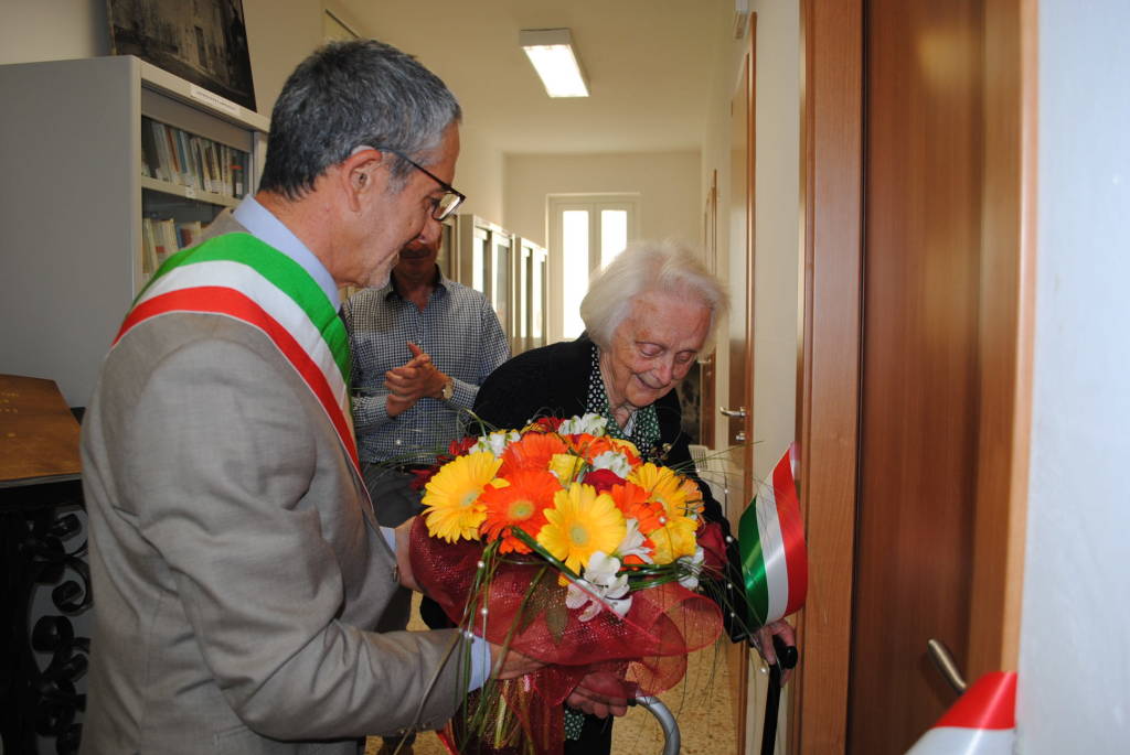La centenaria inaugura il museo