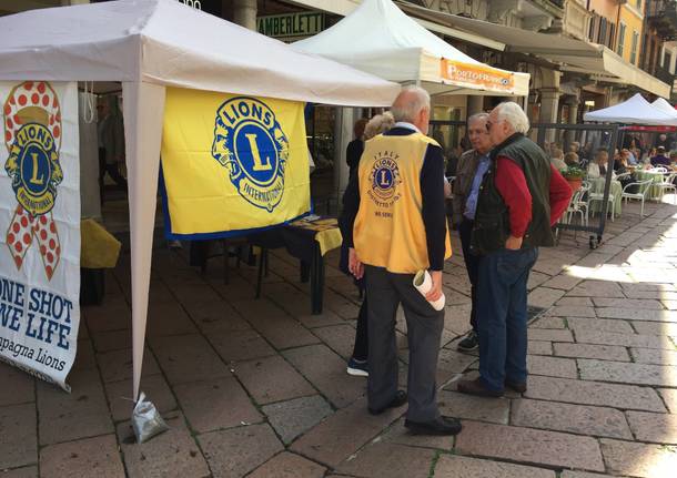 VareseSolidale: i banchetti in corso Matteotti