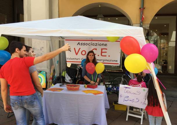 VareseSolidale: i banchetti in corso Matteotti