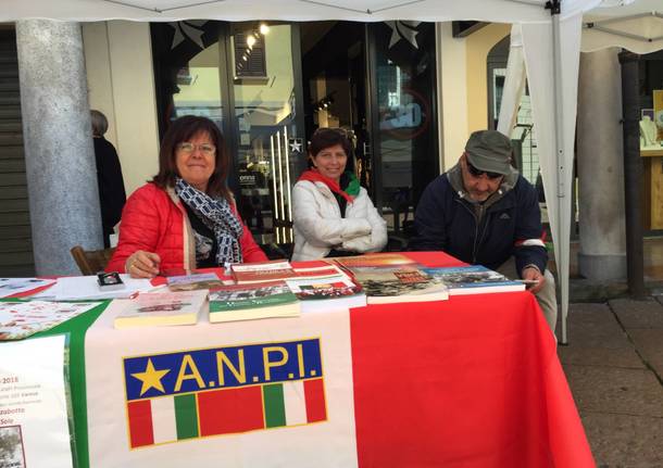 VareseSolidale: i banchetti in corso Matteotti
