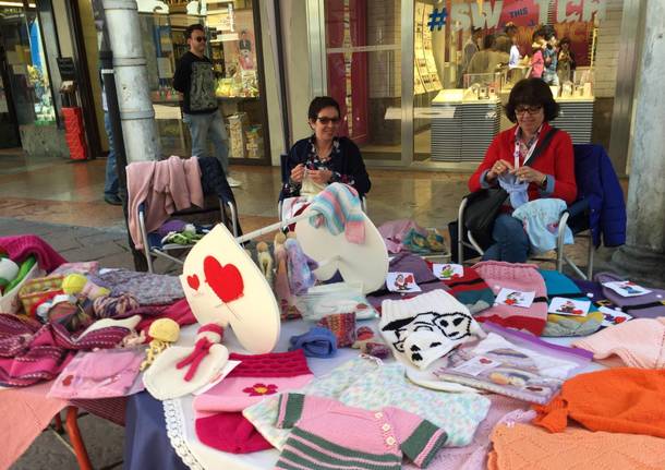 VareseSolidale: i banchetti in corso Matteotti