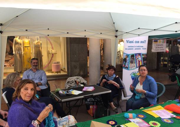 VareseSolidale: i banchetti in corso Matteotti