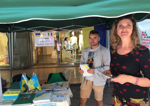 VareseSolidale: i banchetti in corso Matteotti