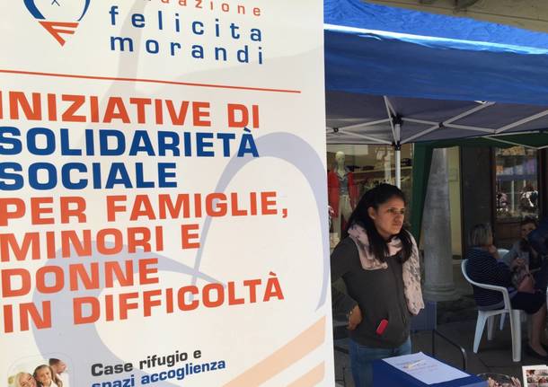 VareseSolidale: i banchetti in corso Matteotti