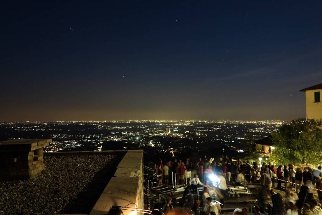 canti sotto la luna sacromonte sera