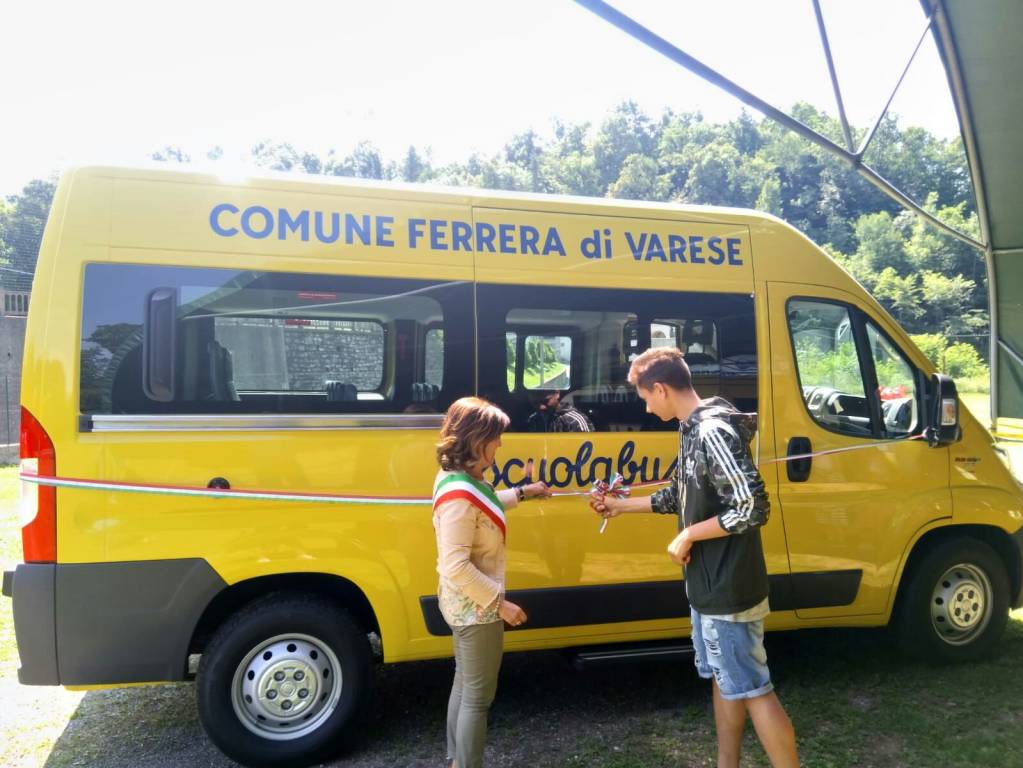 Il nuovo scuolabus di Ferrera