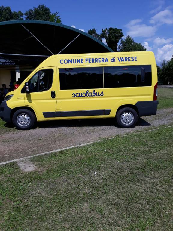 Il nuovo scuolabus di Ferrera