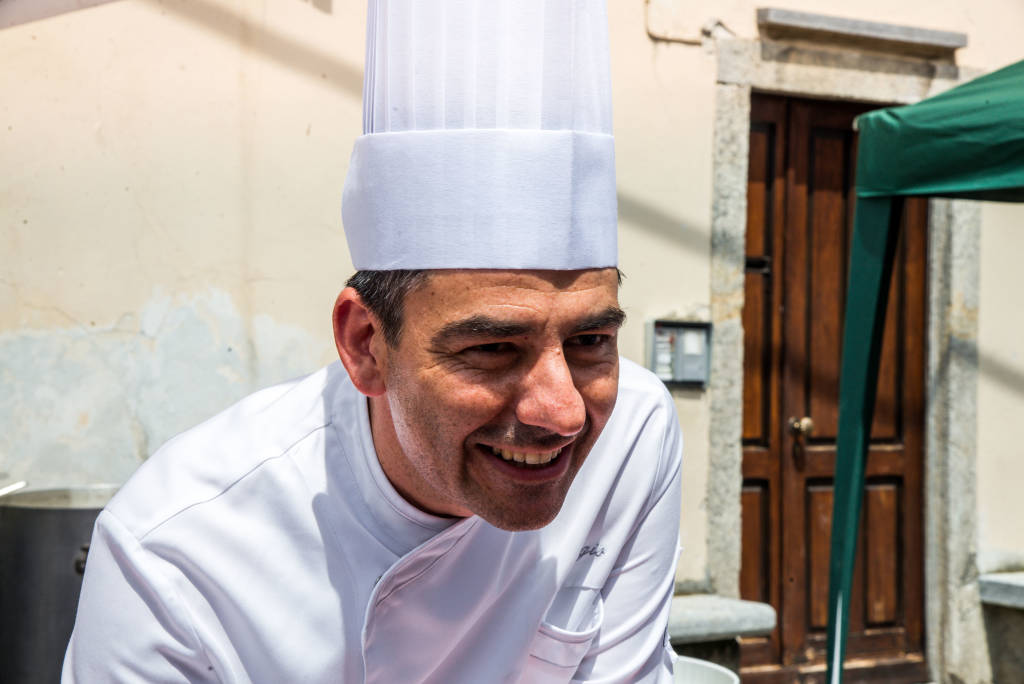 Piazza piena per la Festa del pane