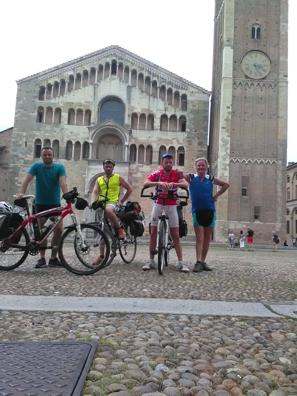 In bici da Santa Rita