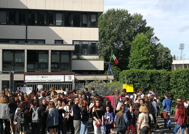 Secondo giorno di sciopero al liceo Frattini