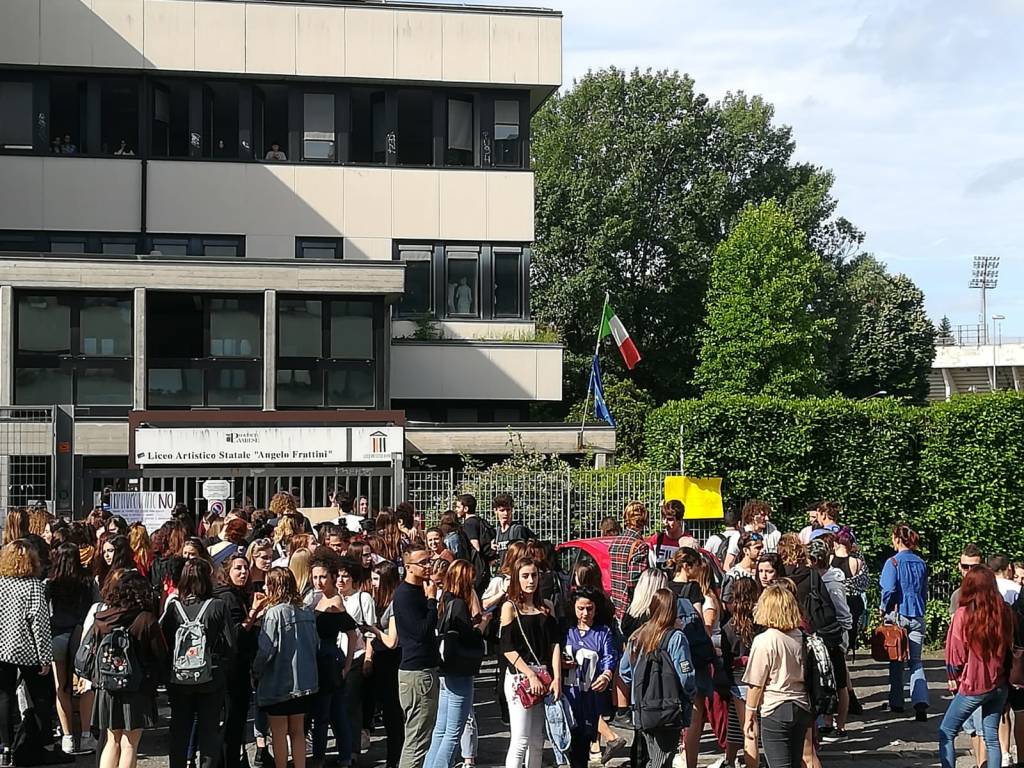 Secondo giorno di sciopero al liceo Frattini