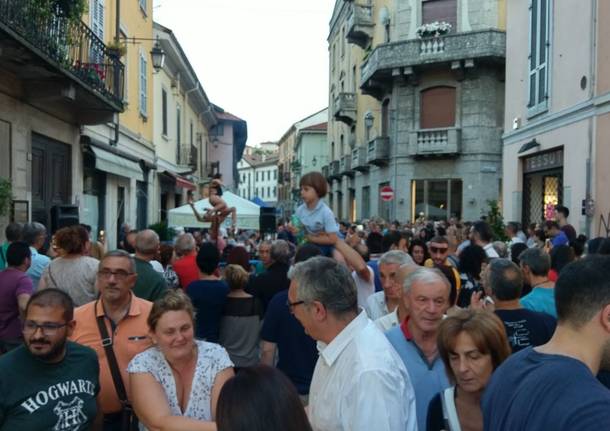 Notte bianca: promossa proposta di gastronomica. Buona la presenza di pubblico