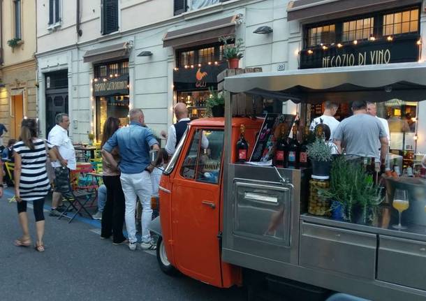 Notte bianca: promossa proposta di gastronomica. Buona la presenza di pubblico